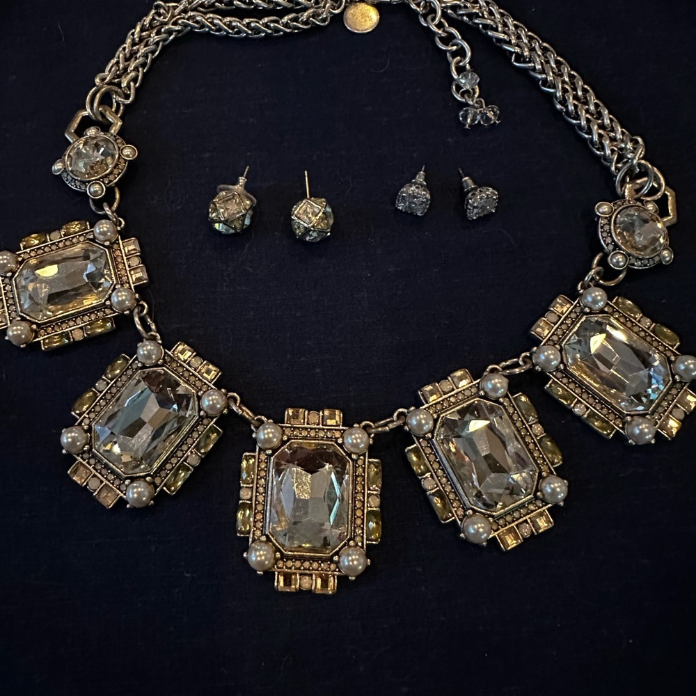 Chunky silver, pearl and clear stone necklace